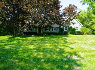83 Ragged Hill Rd, Hubbardston, MA 01452