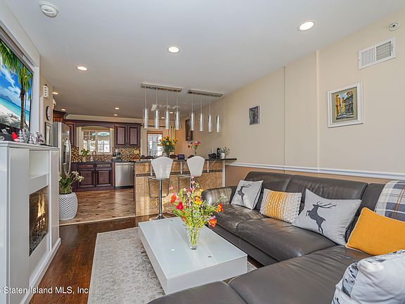 5th image of 103 Beachview Ave