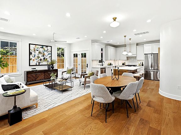 3rd image of 2212 Canterbury St #2
