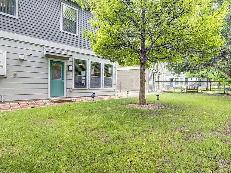 1409 Lorraine Loop #1409 — Photo 24