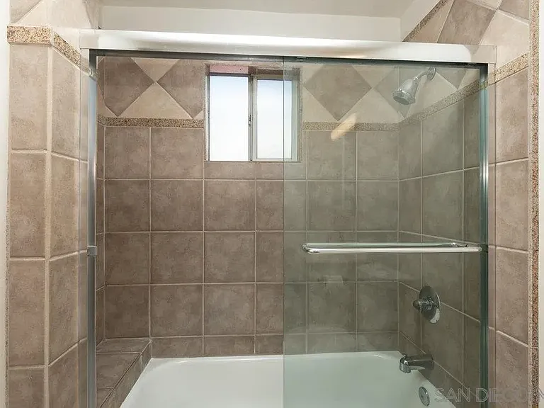 4618 Marlborough Dr #1/2 — Photo 17