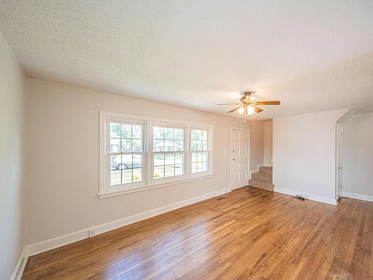 2522 Clay St — Photo 7