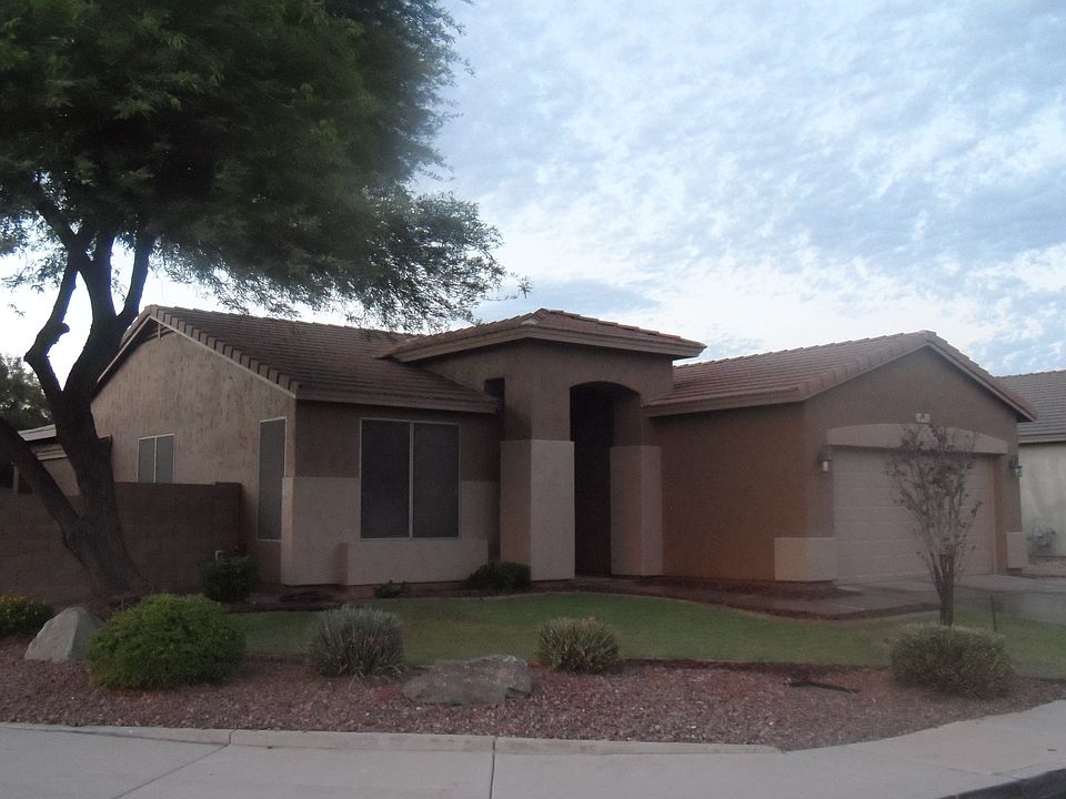 1st image of 1442 W Roadrunner Dr