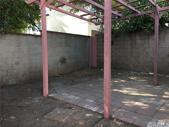 5th image of 43 S Grand Oaks Ave APT B