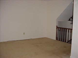3rd image of 47 Linswood St