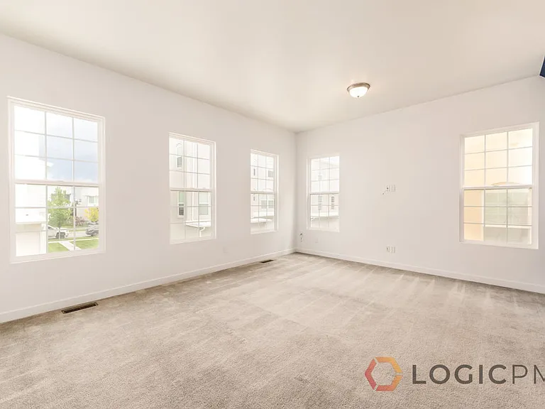 10592 S Redknife Dr — Photo 5