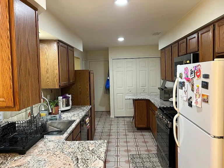27 E Chicopee Dr — Photo 8