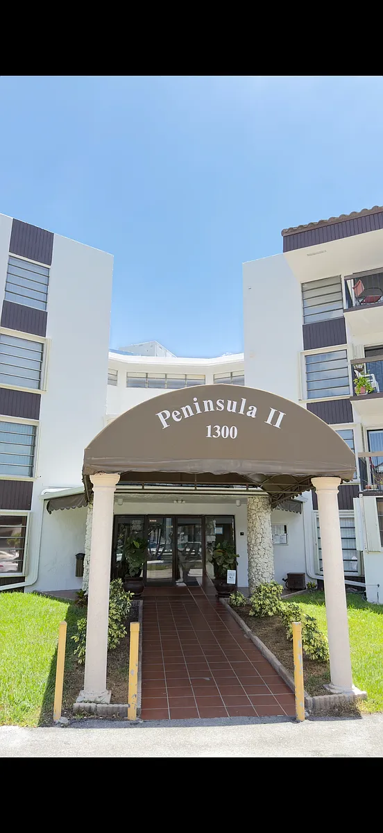 Building Photo - 1300 SW 122nd Ave