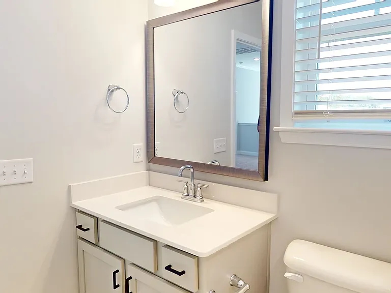 146 Champlain Dr — Photo 21