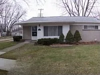 1205 Woodlawn Ave photo 1
