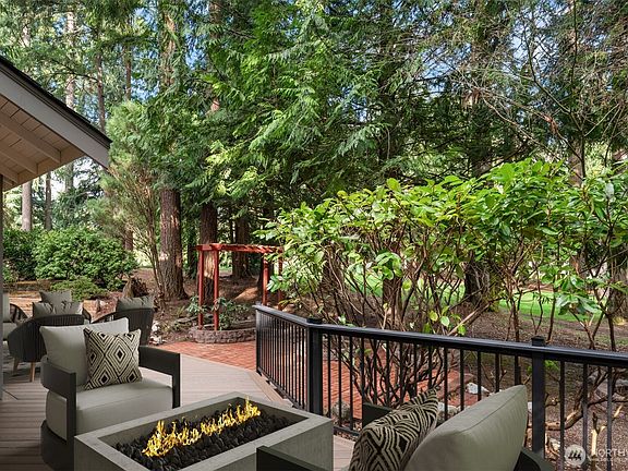 2nd image of 2048 213th Avenue NE