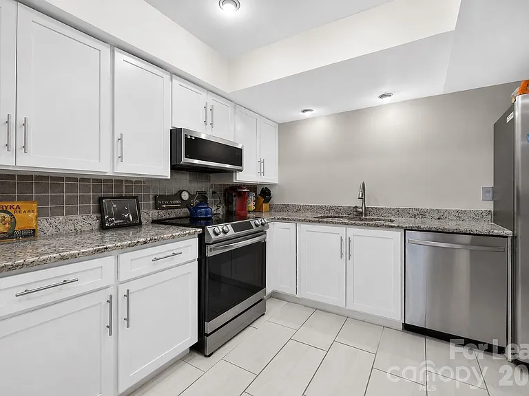 185 Riverview Ter — Photo 6