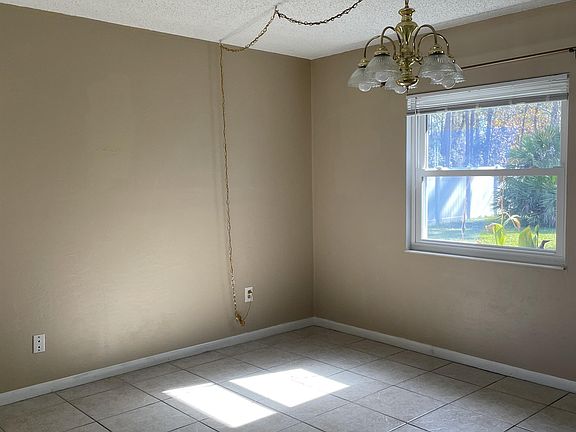 4th image of 86 Ferndale Ln