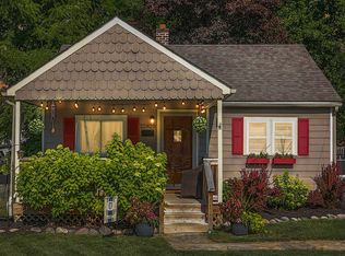 22820 Power Rd, Farmington, MI 48336