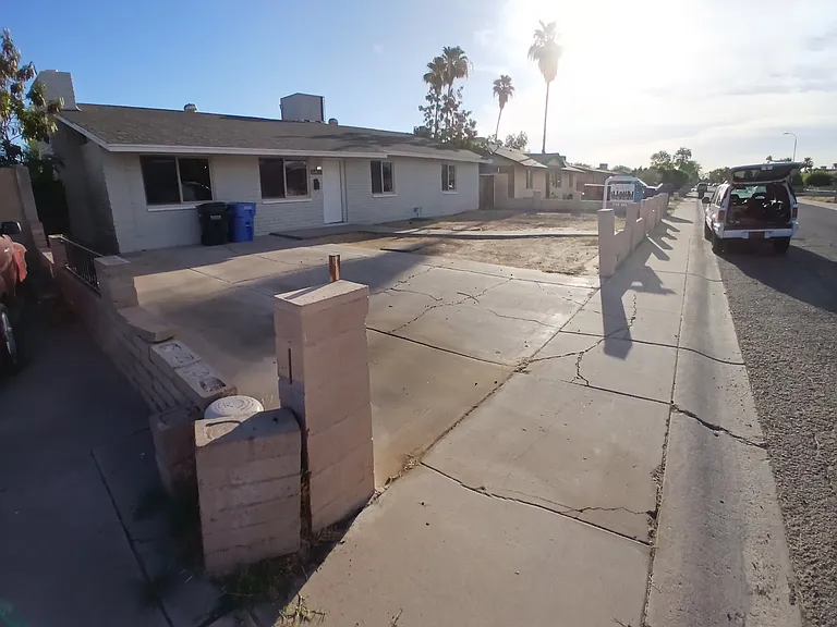 8456 W Mackenzie Dr — Photo 1