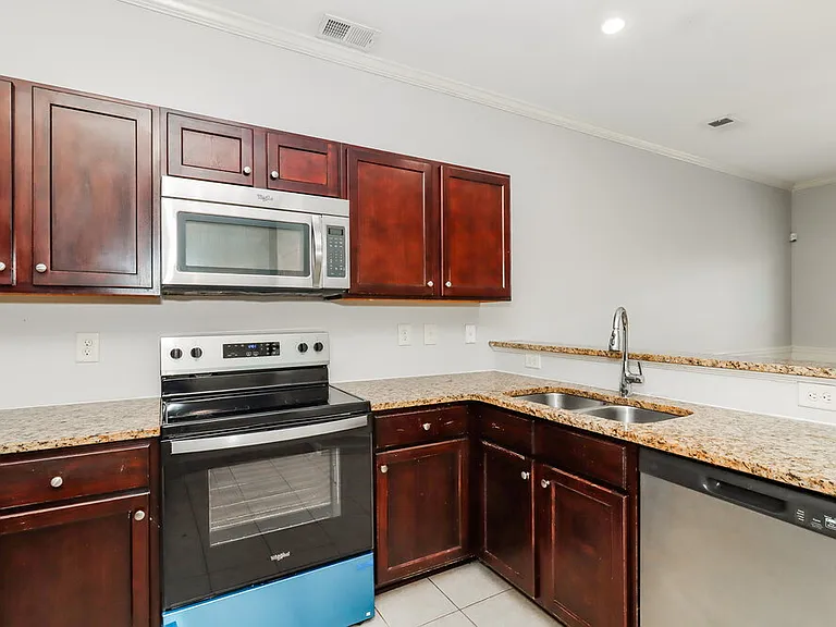46 Hamilton Blvd NW — Photo 9