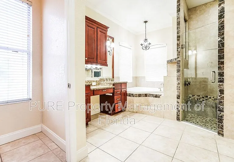 1035 SW 33rd Pl — Photo 32