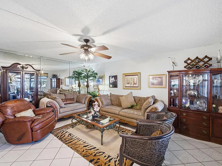 52 Saxony Cir #52-B — Photo 4