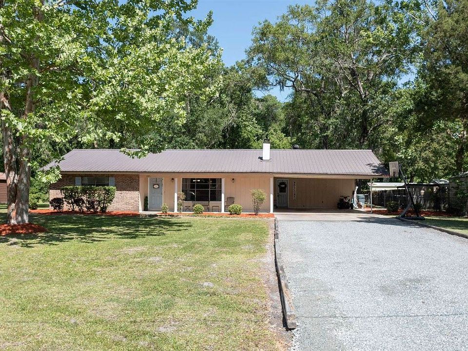 1st image of 201 SE Crow Ct