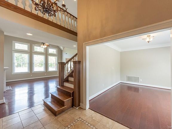 5th image of 672 Towne Lake Dr