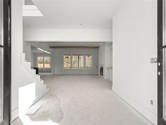 5th image of 422 Old Orange Mill Rd