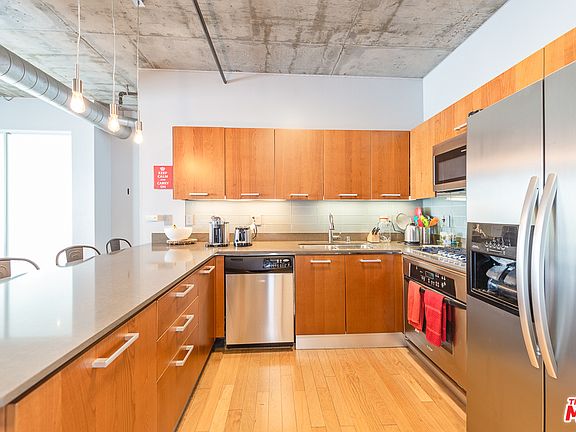 4th image of 645 W 9th St APT 515