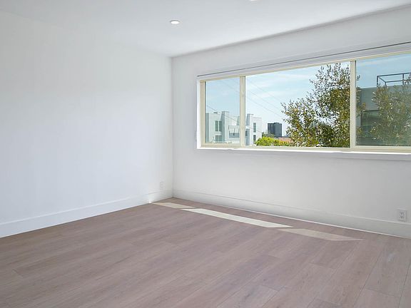 5th image of 451 S Barrington Ave #302B