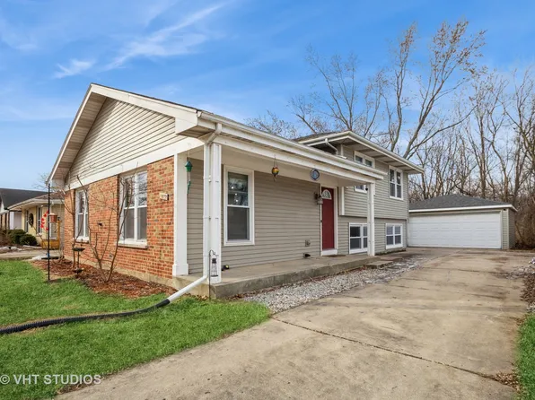 1022 Fulton Dr, Streamwood, IL 60107