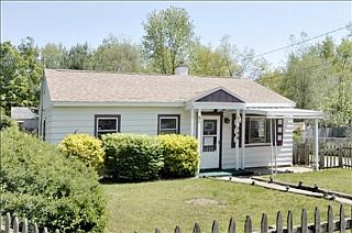 1st image of 846 Oakwood St