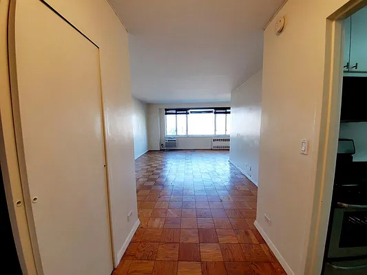 Rented by MEIER | media 9