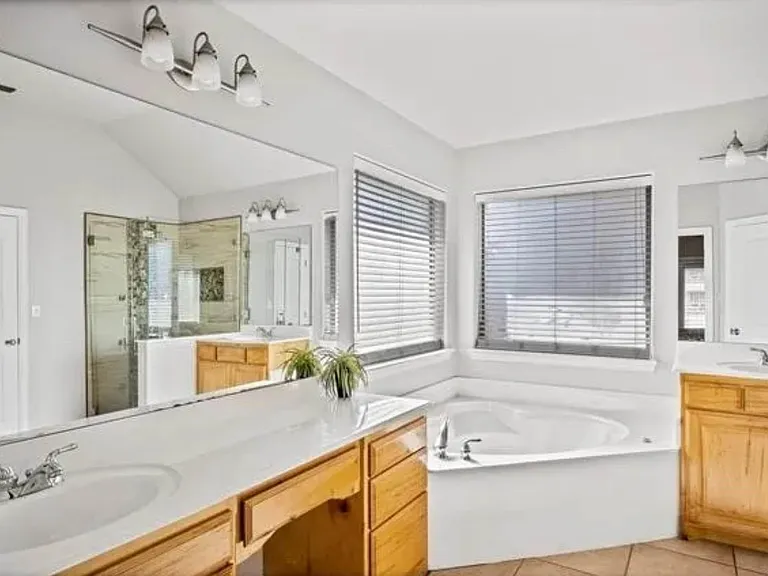 8336 Trinity Vista Trl — Photo 6