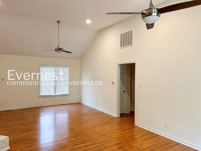 2581 Glenridge Ct — Photo 9