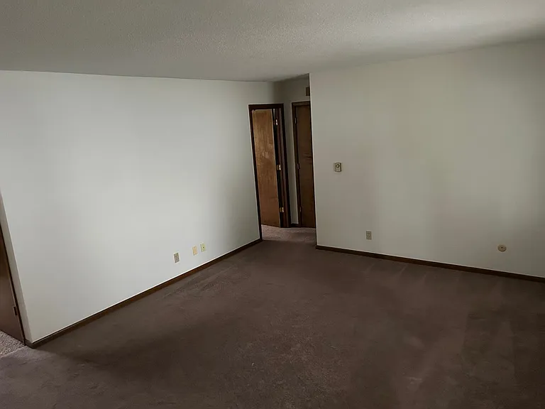 321-2 E Mechanic St — Photo 3