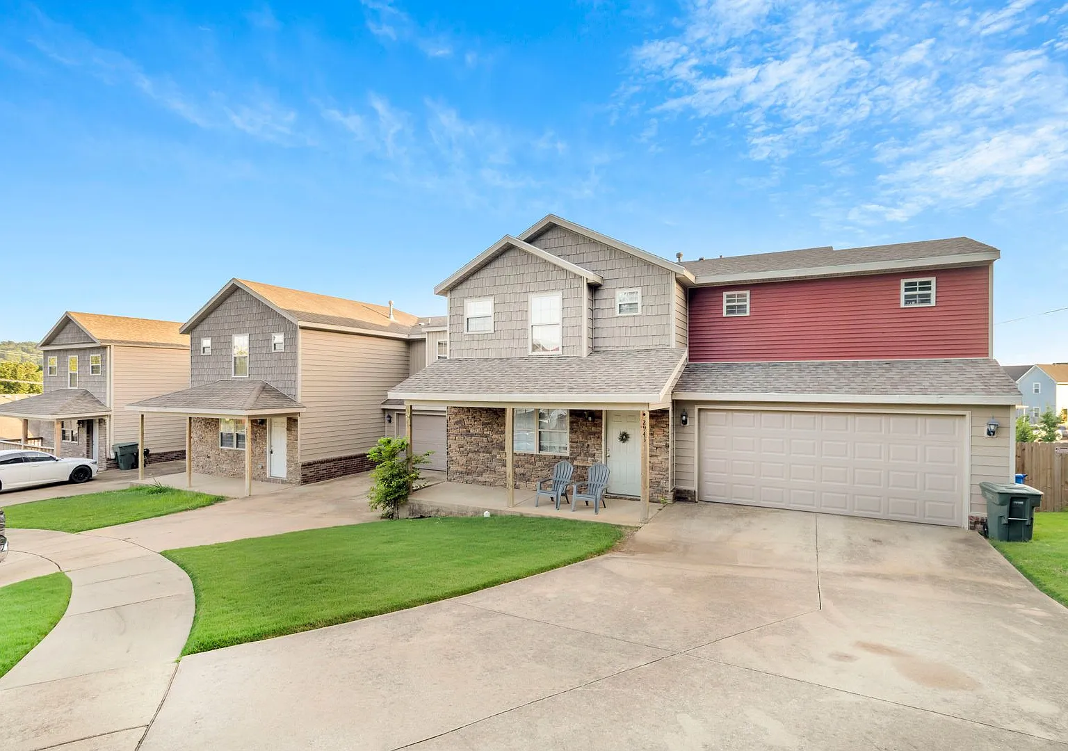 4 Bedroom 2.5 Bath Townhome near Centennial Park! Fenced Yard! — Photo 1
