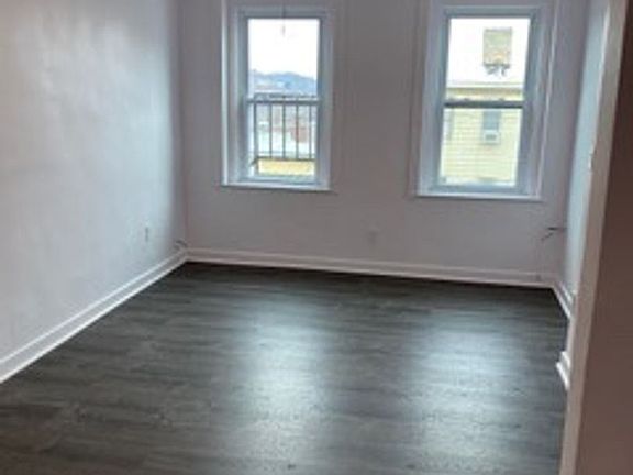 5th image of 3208 Brereton St APT 3