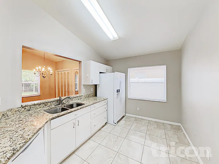 529 Greg St — Photo 6