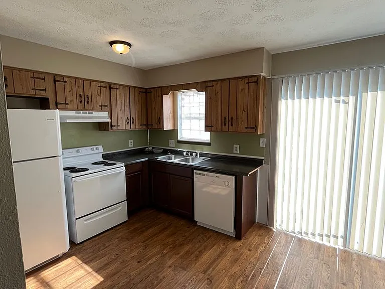 316 E Buena Vista St #D — Photo 5
