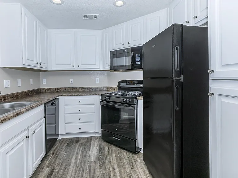 Villas Antonio Apartment Homes — Photo 44