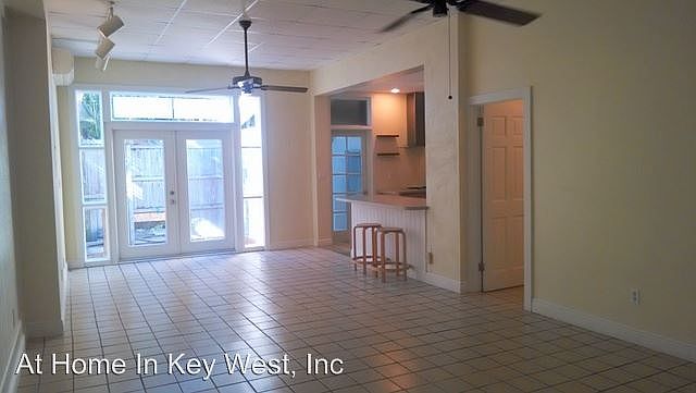 1st image of 905 Grinnell St APT A