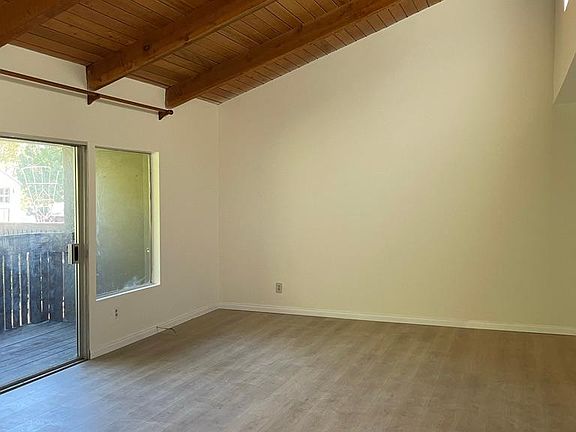5th image of 18350 Hatteras St APT 242