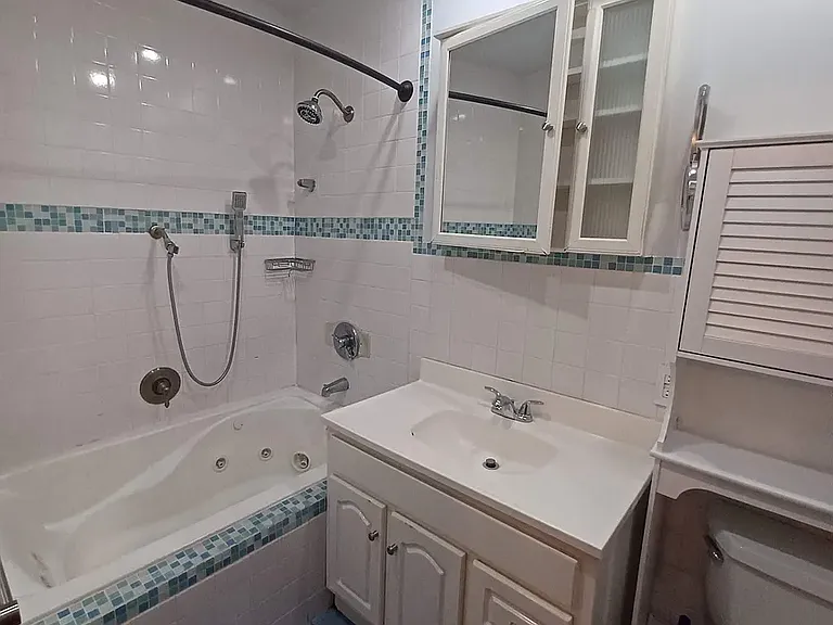250 57th St #1 — Photo 5