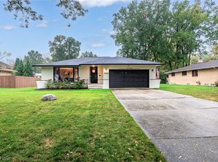 27983 Wisteria Dr, North Olmsted, OH 44070