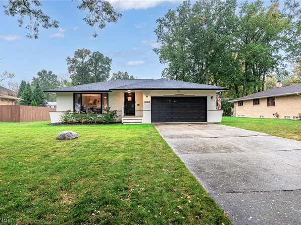 27983 Wisteria Dr, North Olmsted, OH 44070