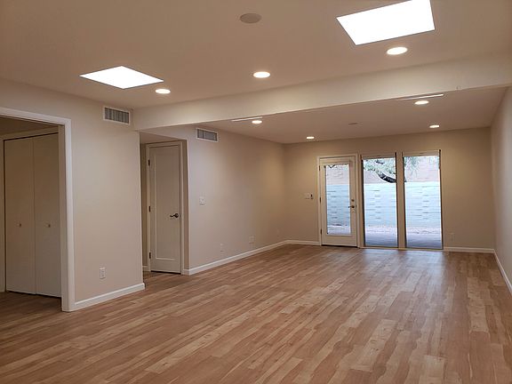 3rd image of 4231 E La Cienega Dr