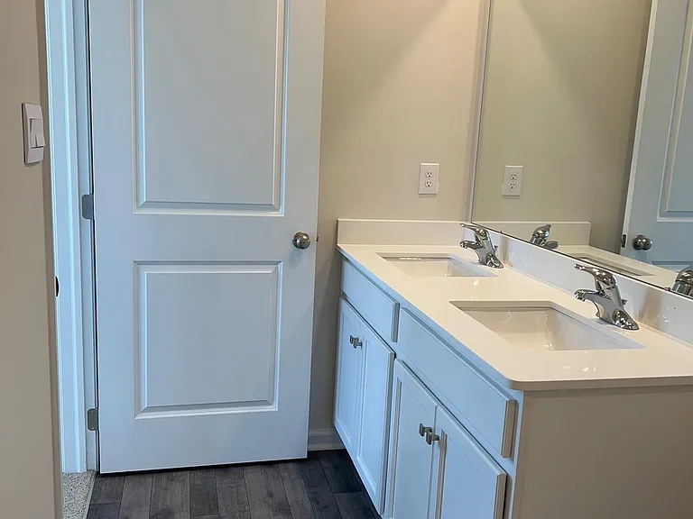 82 Arlotta St — Photo 16