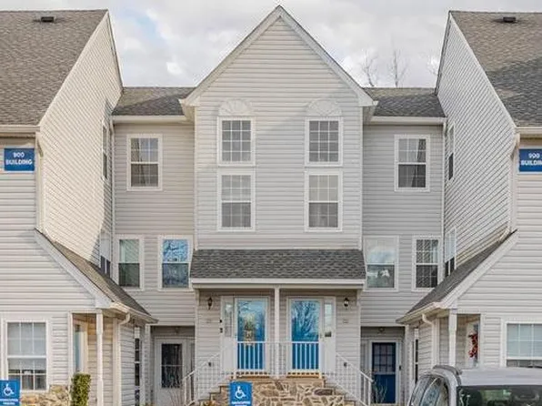 905 Rabbit Run Rd, Marlton, NJ 08053