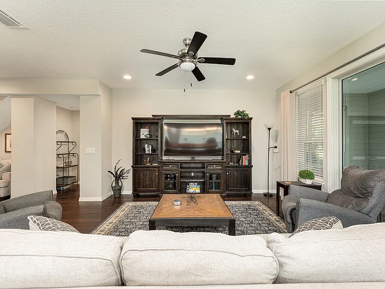 3441 NW 56th Ave — Photo 18