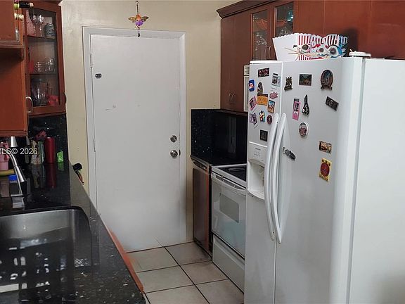5th image of 900 SW 84th Ave APT 301E
