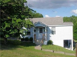 47 S Petrie Rd, Coraopolis, PA 15108