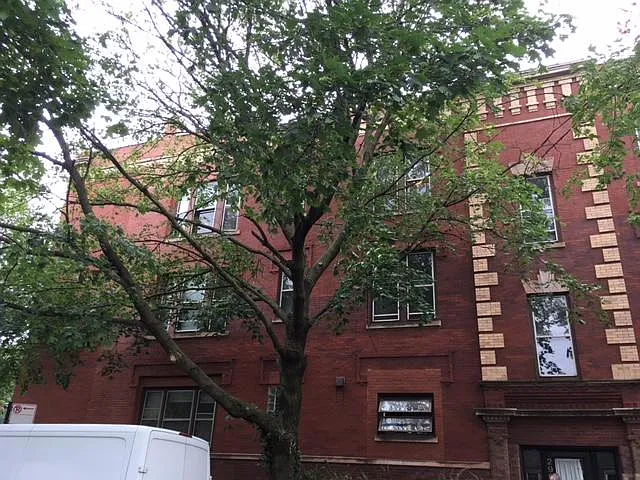 2906 N Greenview Ave #1 — Photo 1